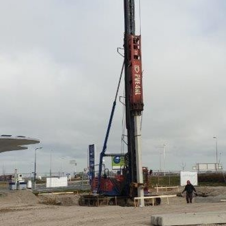 Eerste paal geslagen aan de Poort van Dronten.